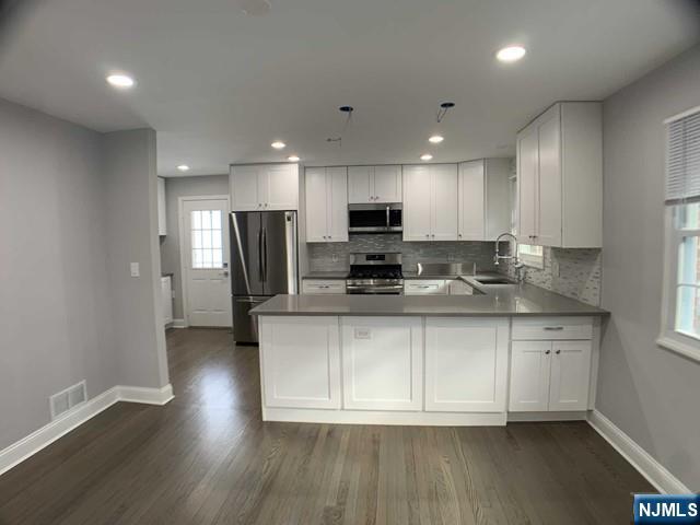 1050 Harvard Place - Photo 4