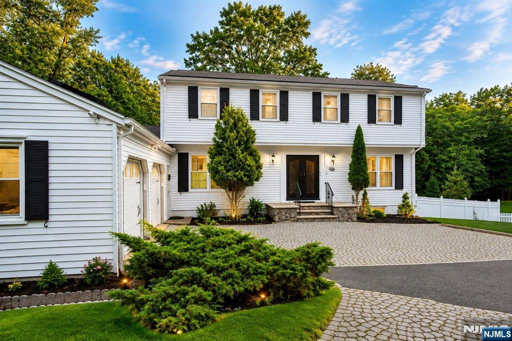 520 W Saddle River Rd, Upper Saddle River, NJ 07458