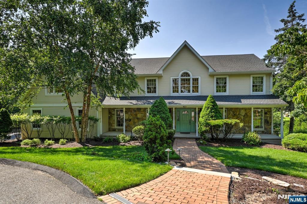 416  Hidden Valley Court , Wyckoff, NJ, 07481