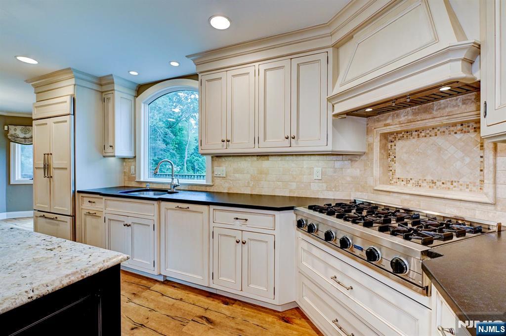 416 Hidden Valley Court