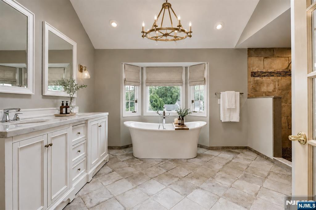 416 Hidden Valley Court