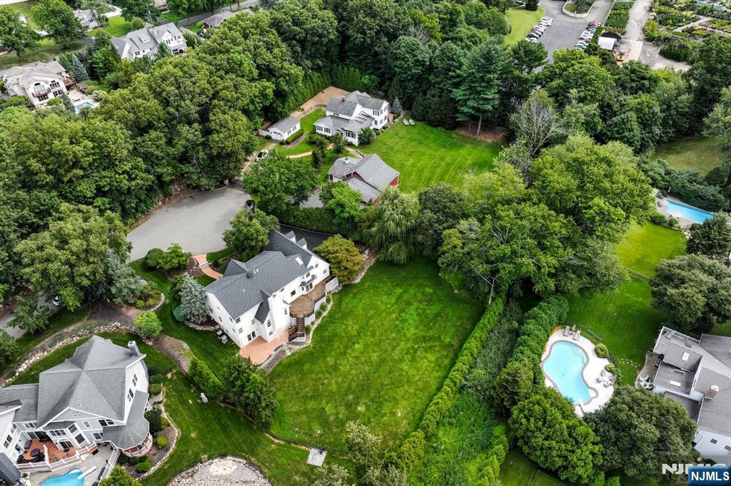 416 Hidden Valley Ct, Wyckoff, NJ 07481
