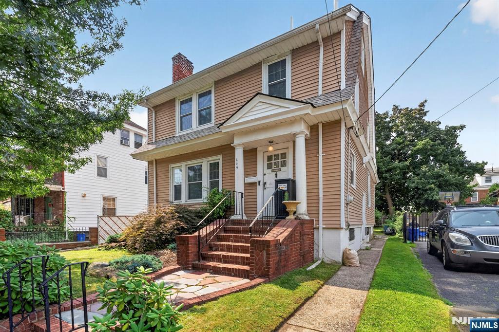 446 Clifton Avenue - Photo 2