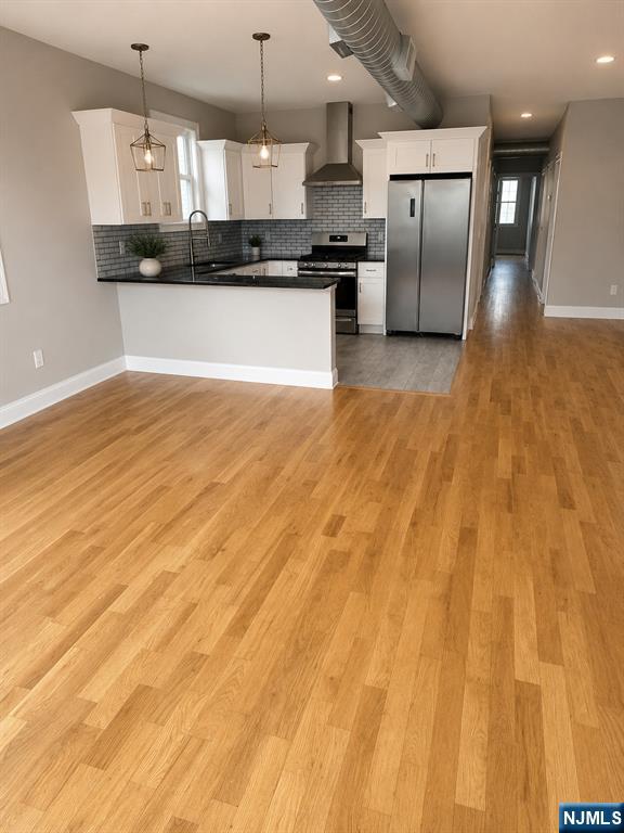 372 E 27th Street 201 - Photo 2