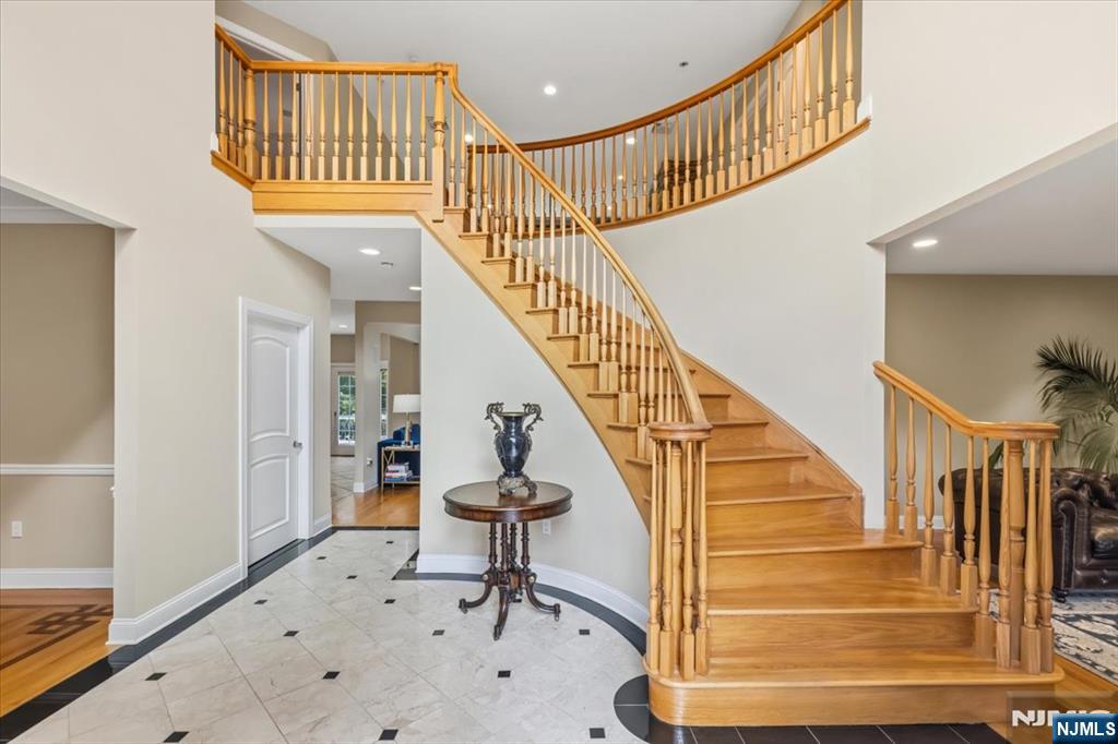 4 Centennial Court - Photo 4