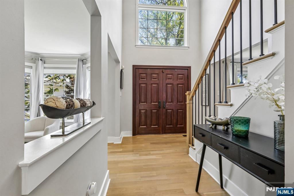745 Gettysburg Pl, Paramus, NJ 07652