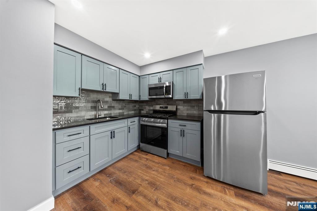 298-300 Belmont Avenue 5 - Photo 5
