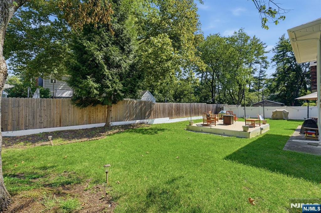 10 Euclid Ave, Westwood, NJ 07675