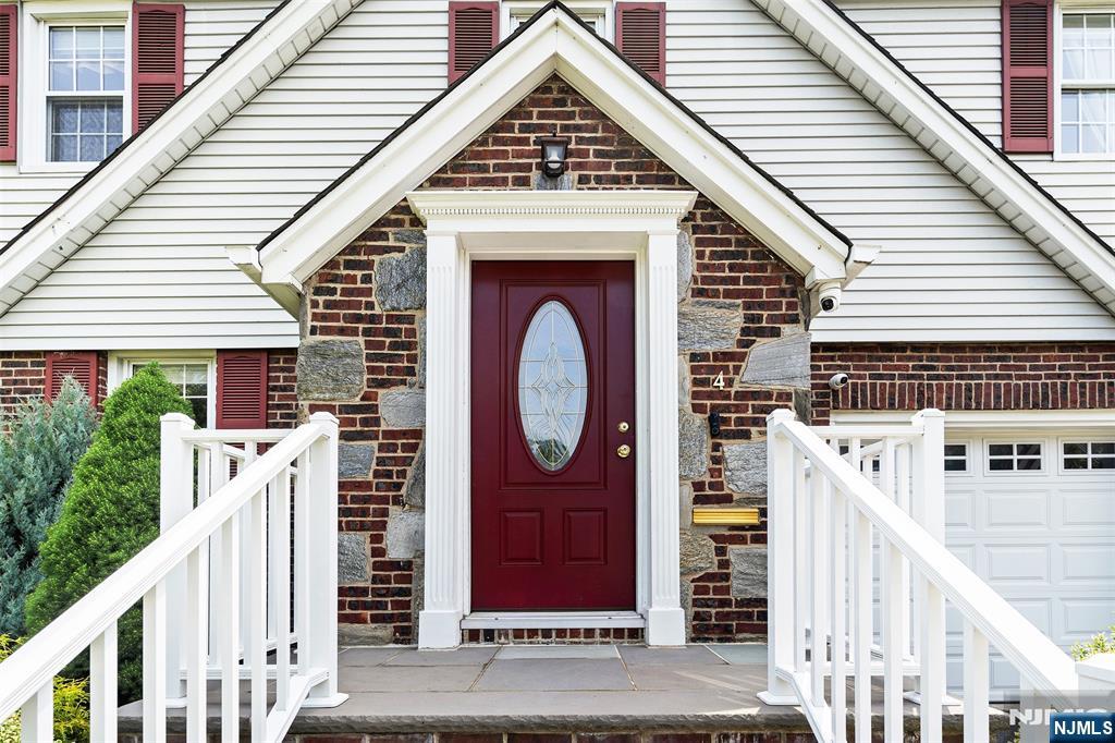 4 Saint Ann Pl, Rochelle Park, NJ 07662