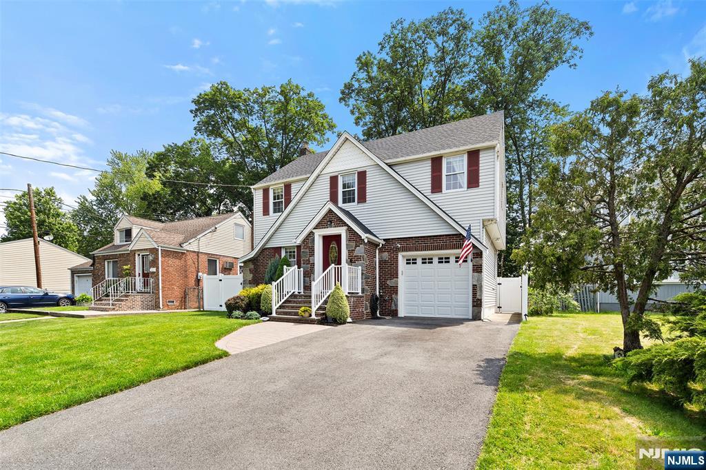 4 Saint Ann Pl, Rochelle Park, NJ 07662
