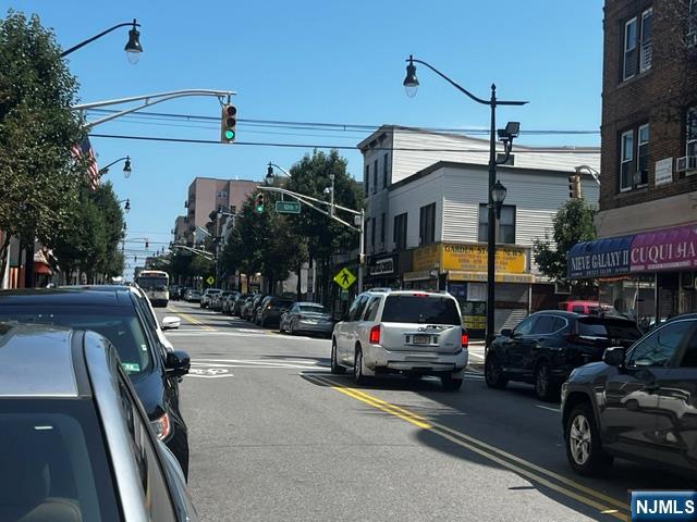 906 Summit Avenue - Photo 3