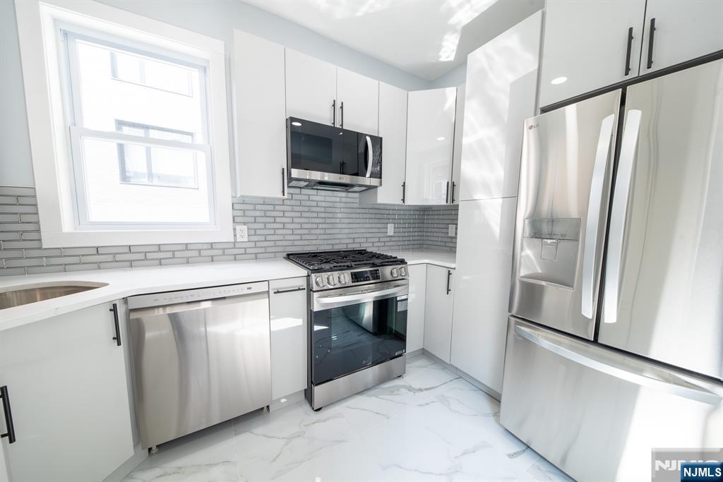 1409 Manhattan Avenue 3 - Photo 5