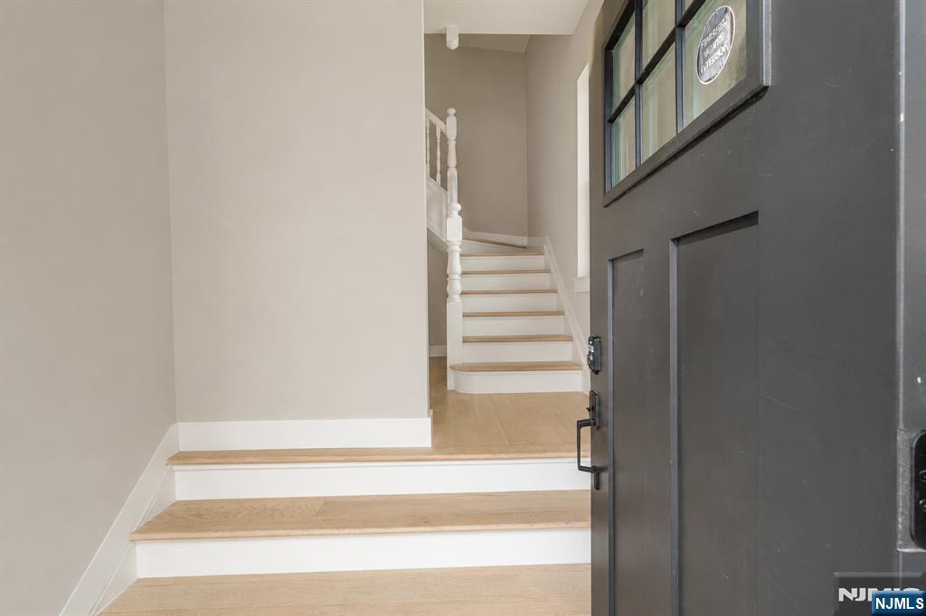 28 Grove Terrace - Photo 2