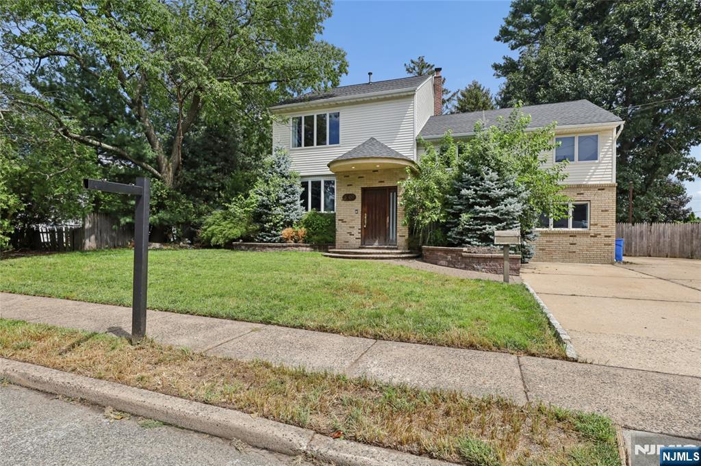 3-07 Dorothy St, Fair Lawn, NJ 07410
