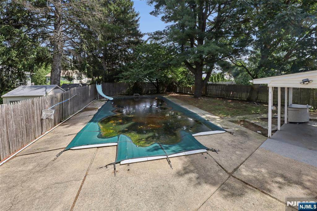 3-07 Dorothy St, Fair Lawn, NJ 07410