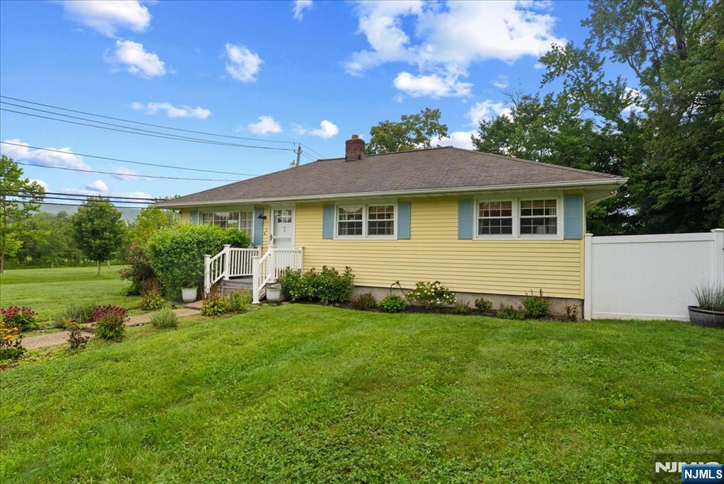 1 Eisenhower Drive - Photo 3