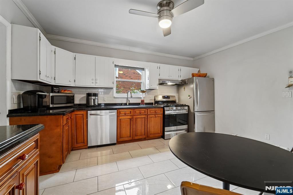 171 Van Winkle Street - Photo 9