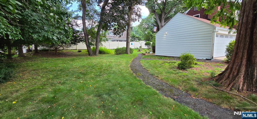 727 Chestnut St, New Milford, NJ 07646