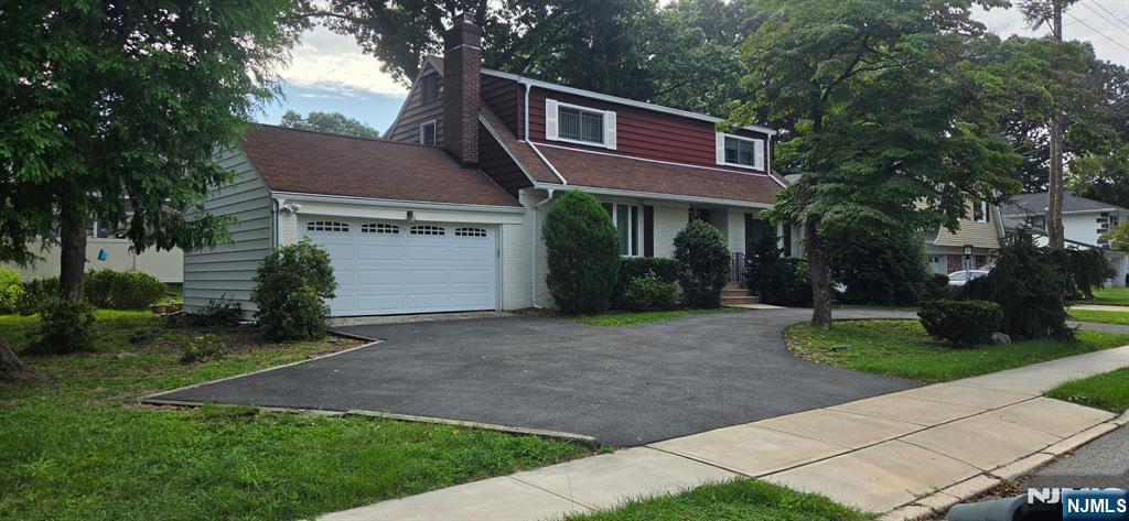 727 Chestnut St, New Milford, NJ 07646