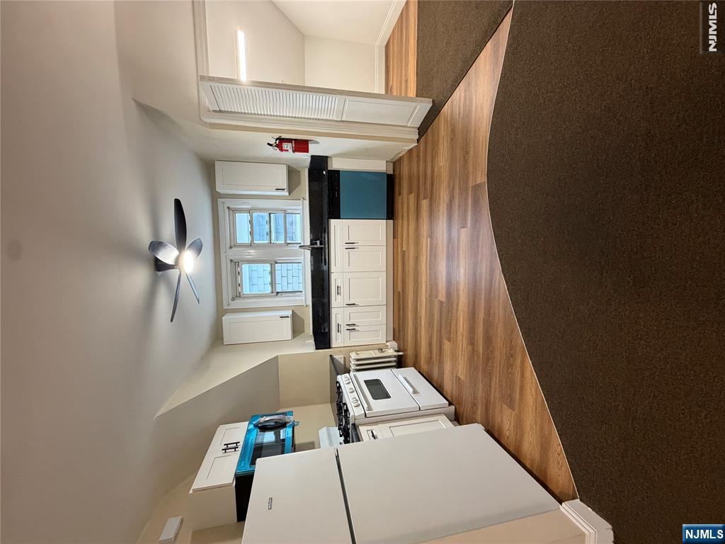 282 Macarthur Avenue 2 - Photo 3