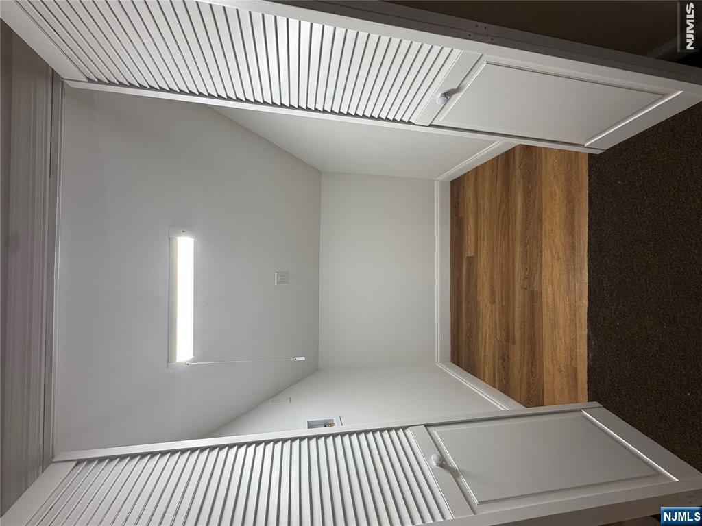 282 Macarthur Avenue 2 - Photo 4