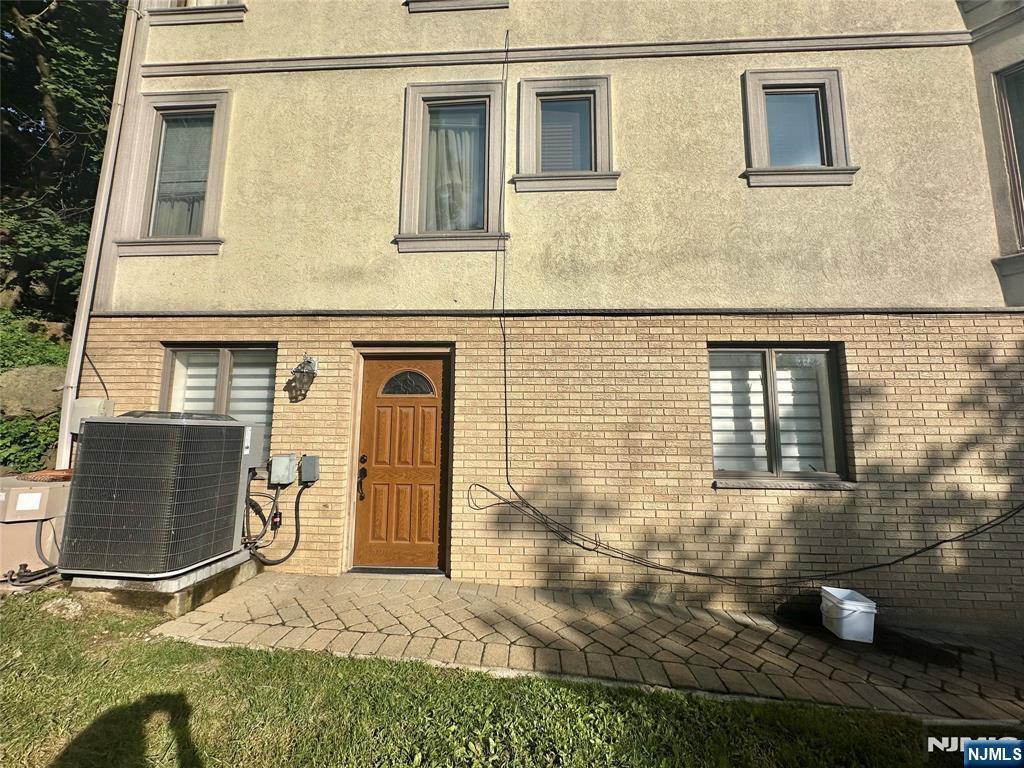 447 Jane Street 1ST FLOOR - Photo 1