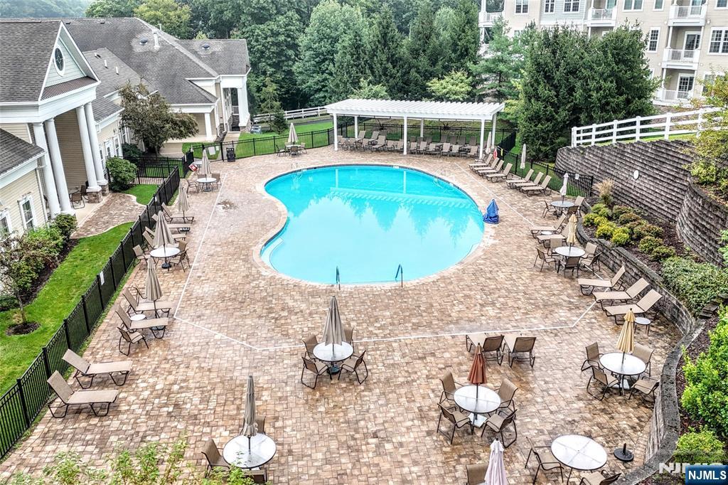 5208 Veterans Drive - Photo 3