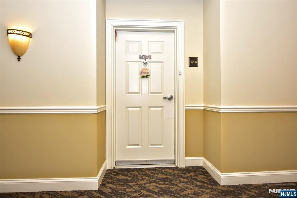 5208 Veterans Drive - Photo 3
