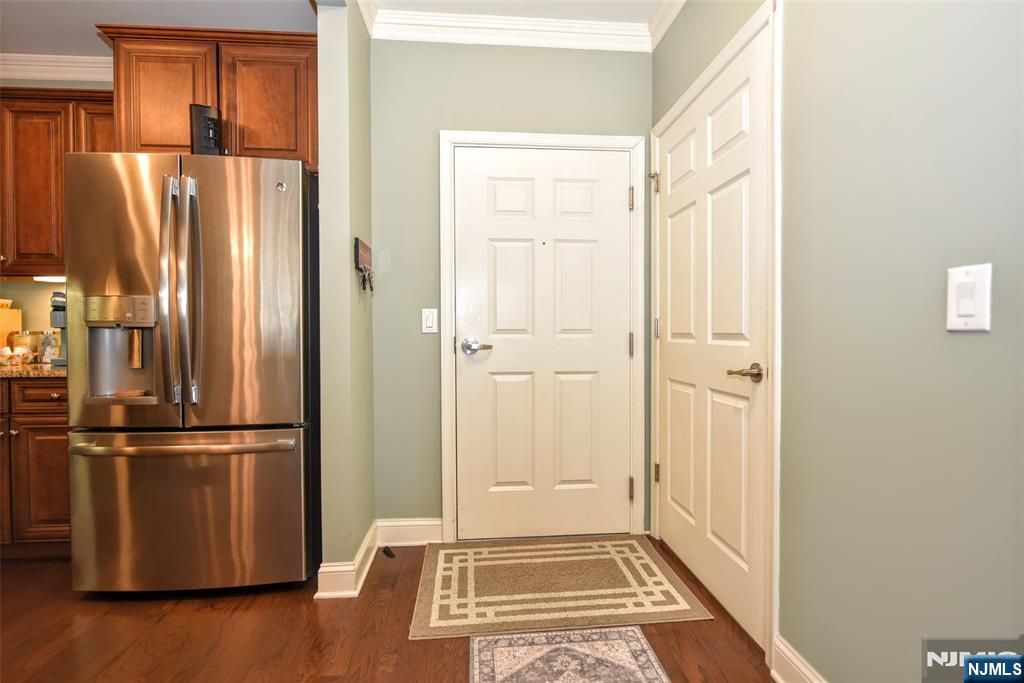 5208 Veterans Drive - Photo 4