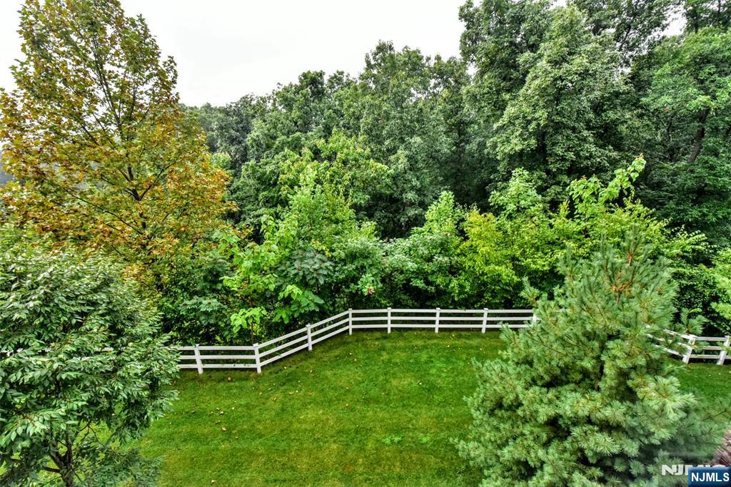 5208 Veterans Drive - Photo 5