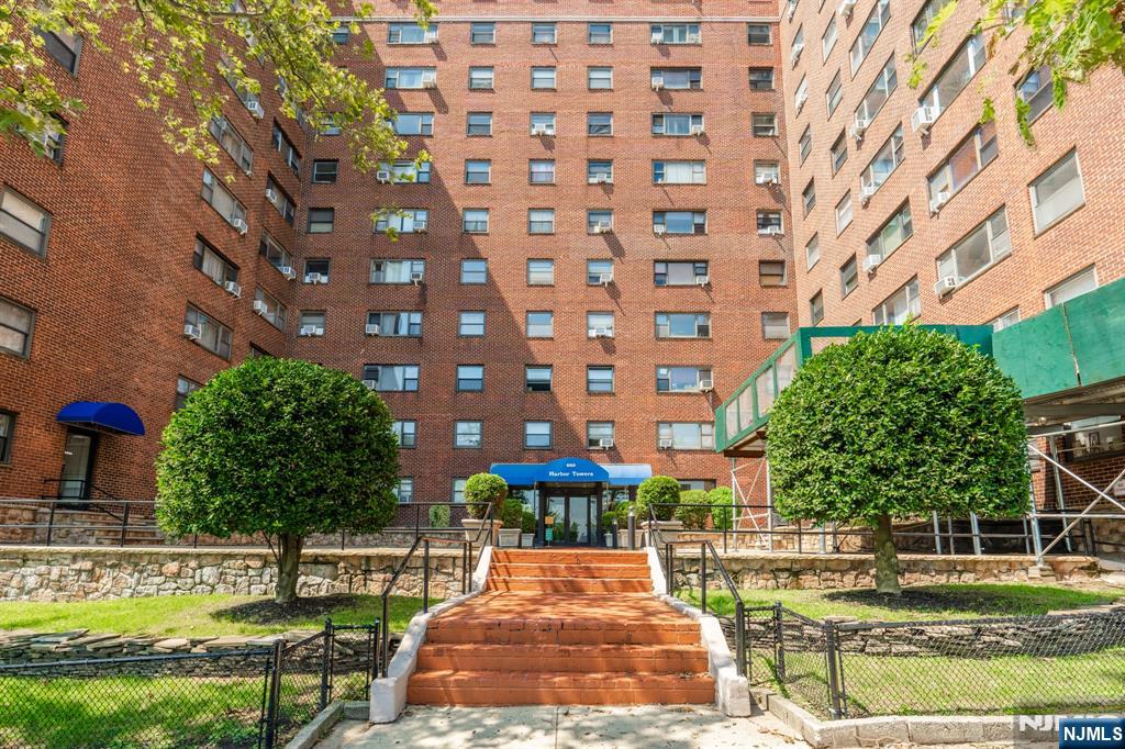 6515 Boulevard East 5H - Photo 1