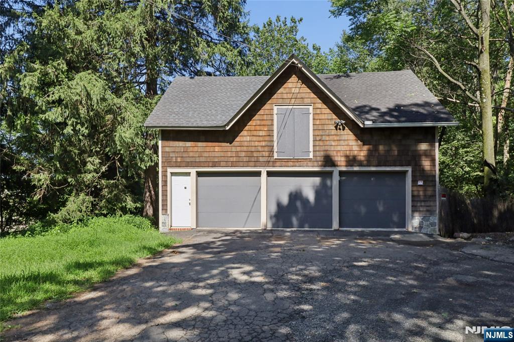 37 Livingston Avenue - Photo 2