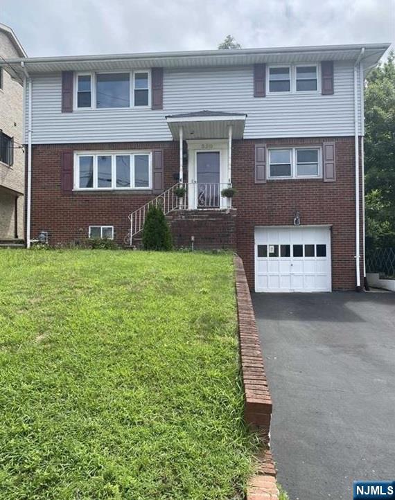 520 4th Street 2nd Fl - Photo 1