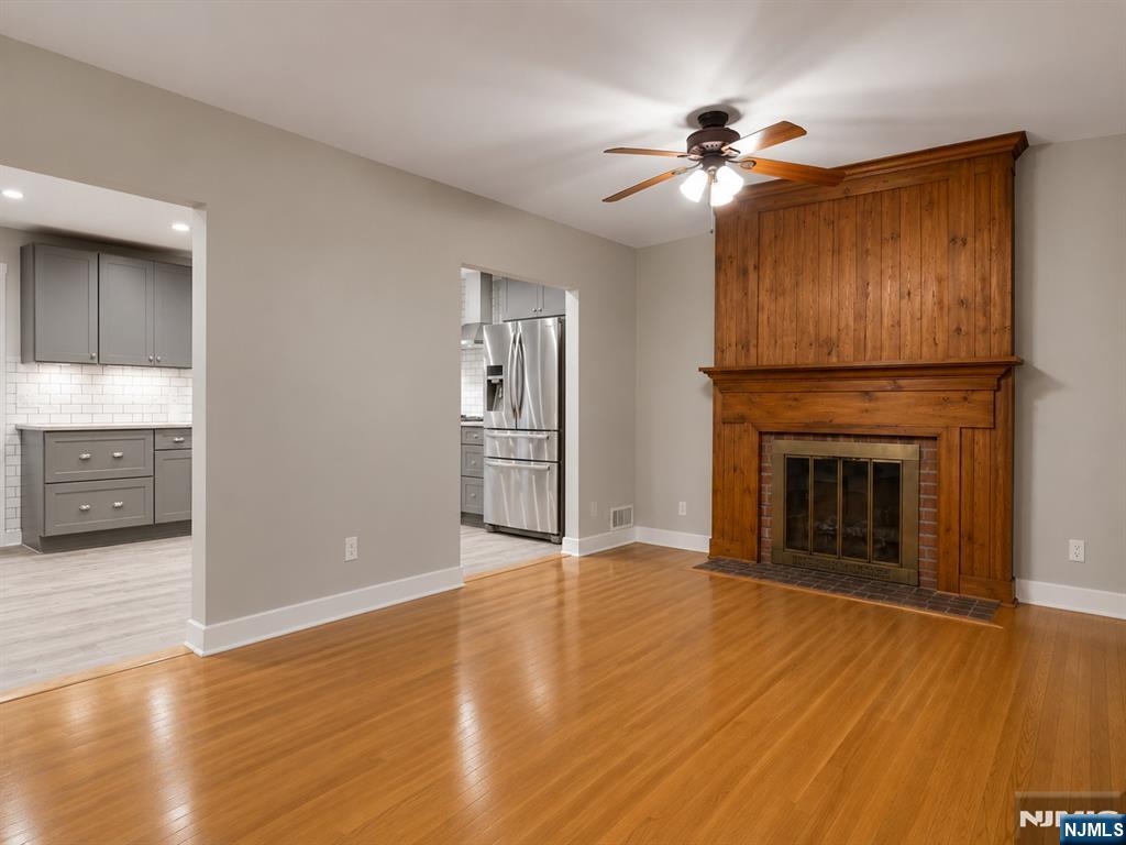 19 W Park Avenue - Photo 2