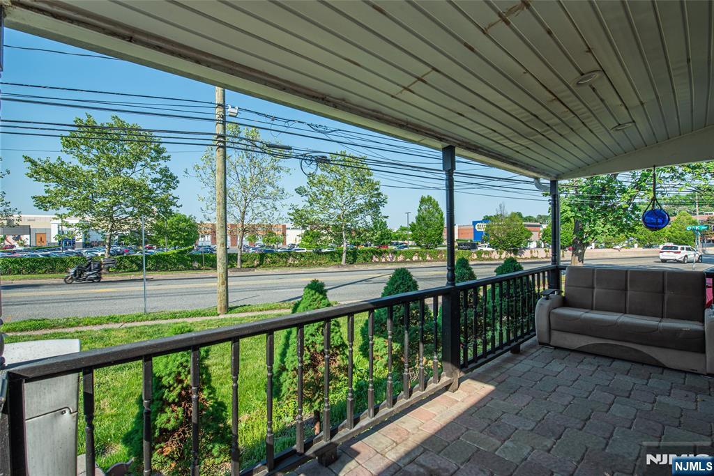 42 W Spring Valley Avenue - Photo 2