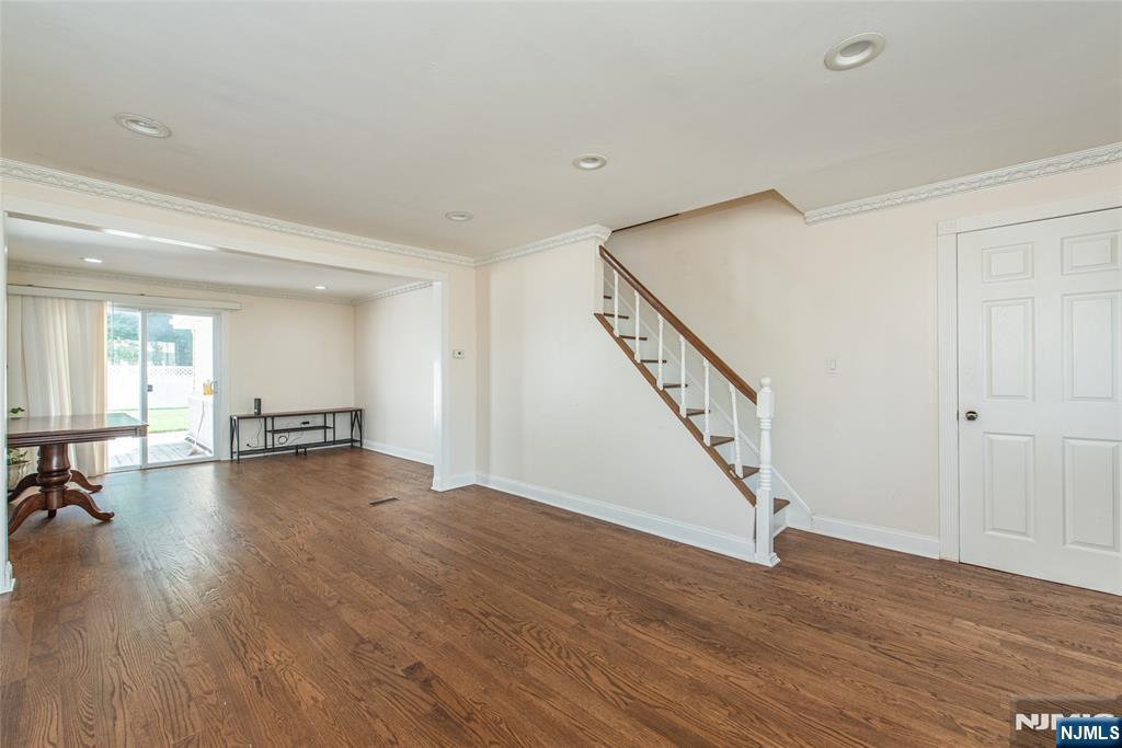 42 W Spring Valley Avenue - Photo 4