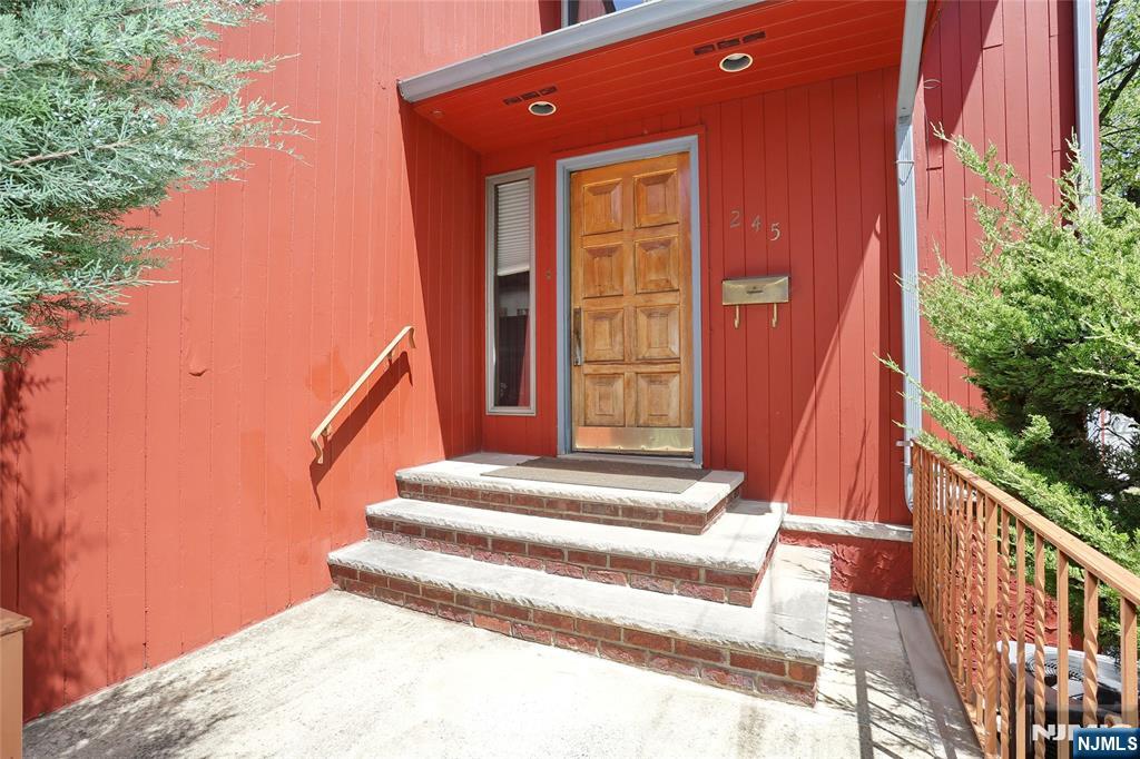 245 Highland Avenue - Photo 2