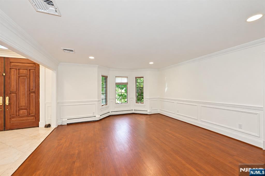 17 Bayview Avenue — photo 8