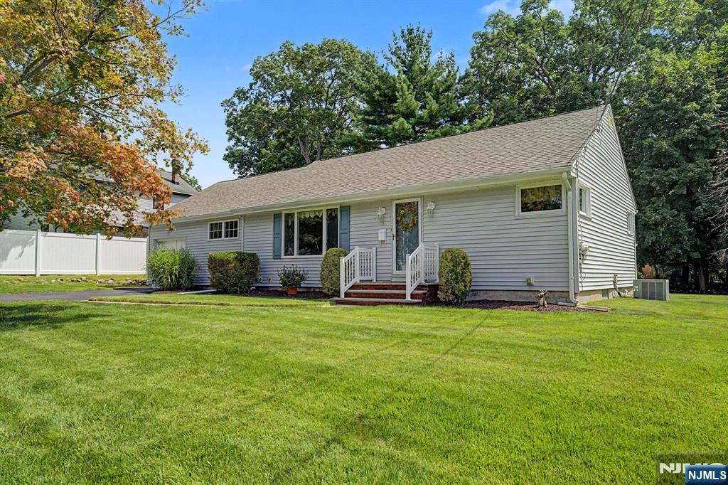 5 Holyoke Drive - Photo 1