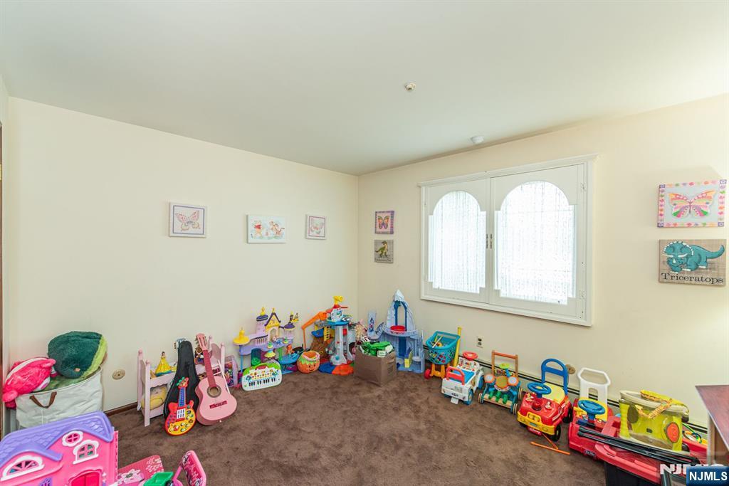 35 Van Winkle Court - Photo 1