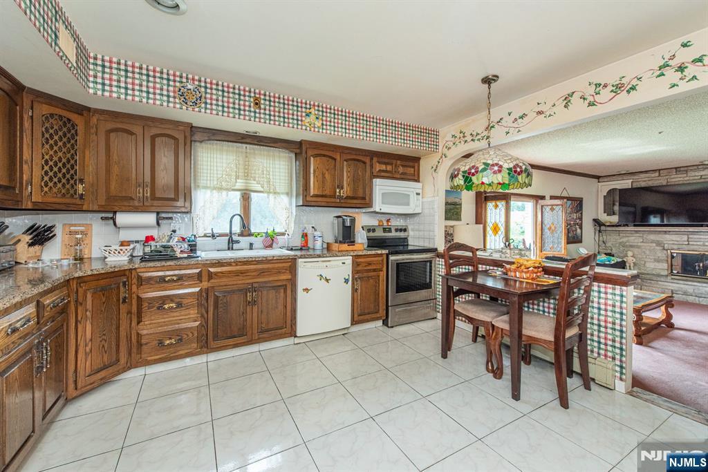 35 Van Winkle Court - Photo 3