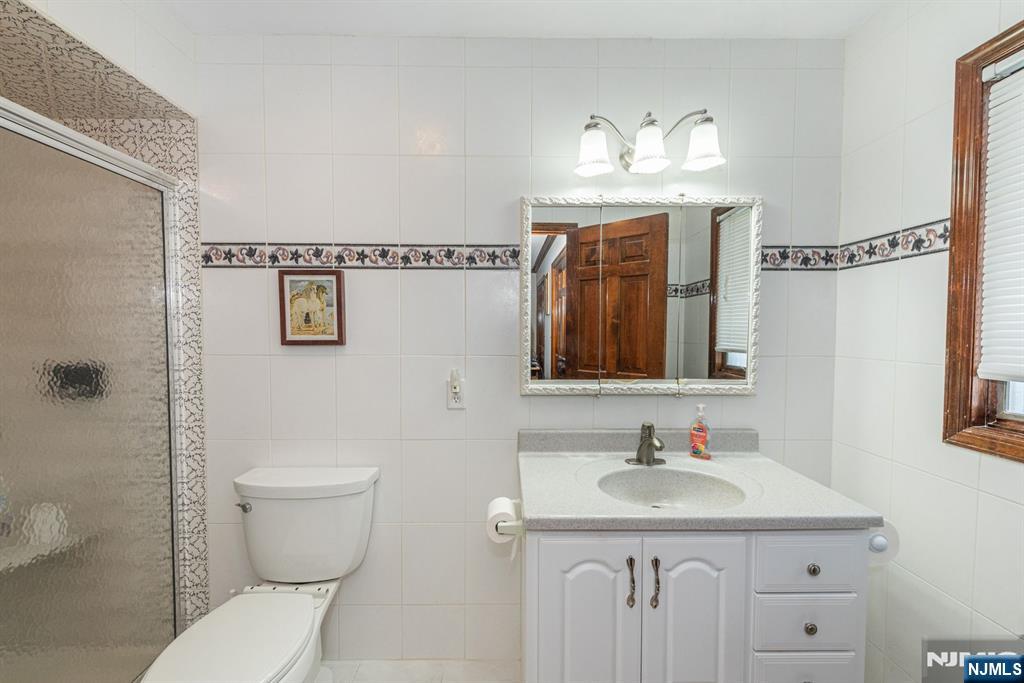 35 Van Winkle Court - Photo 4