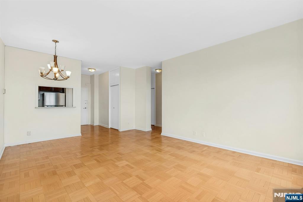 2000 Linwood Avenue #23N