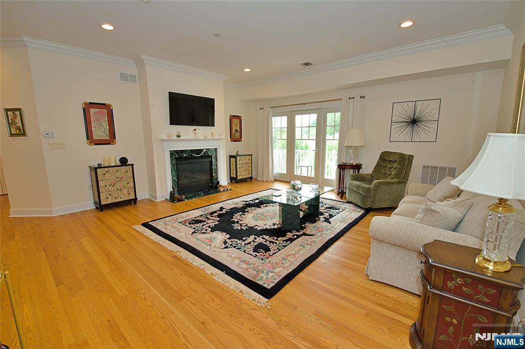 Listing Photo 4 - Condo for sale in building located at 5 Tenakill Park E, Cresskill, NJ 07626 - Unit #317