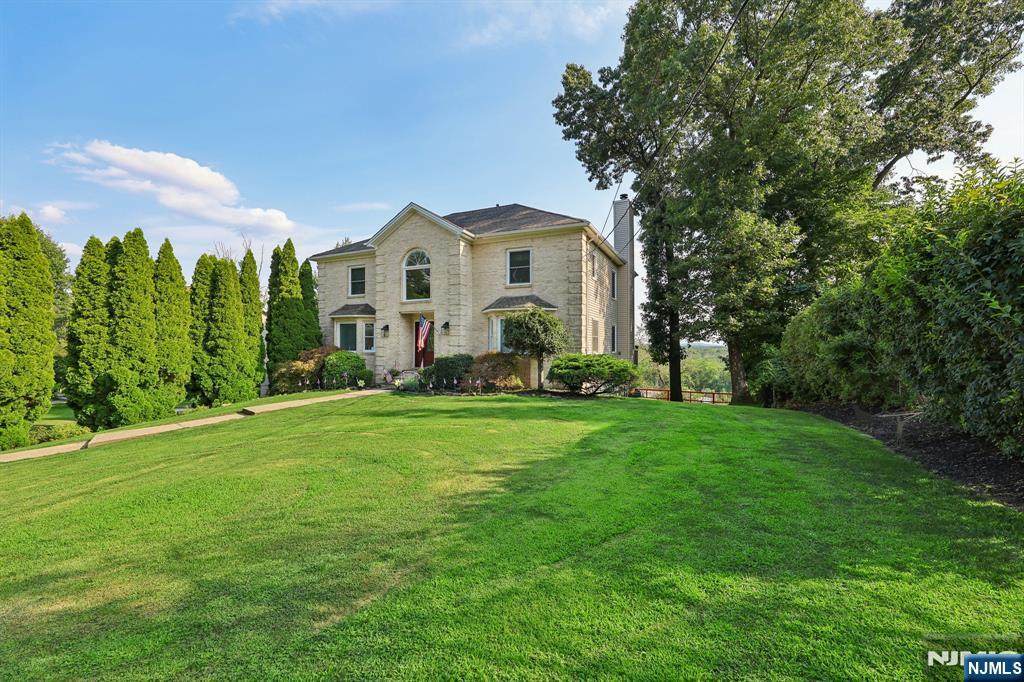 17 Rosenbrook Drive - Photo 2