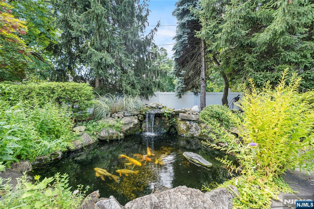 235 Kinderkamack Rd, Emerson, NJ 07630