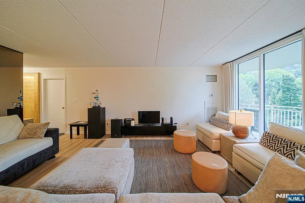 1077 River Road 413 - Photo 1