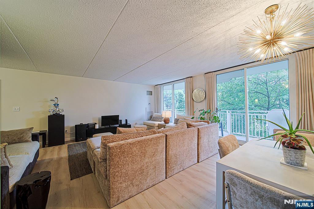 1077 River Road 413 - Photo 5