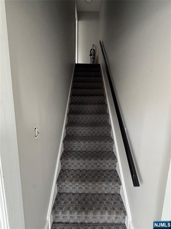 60 Hazelton Street - Photo 2
