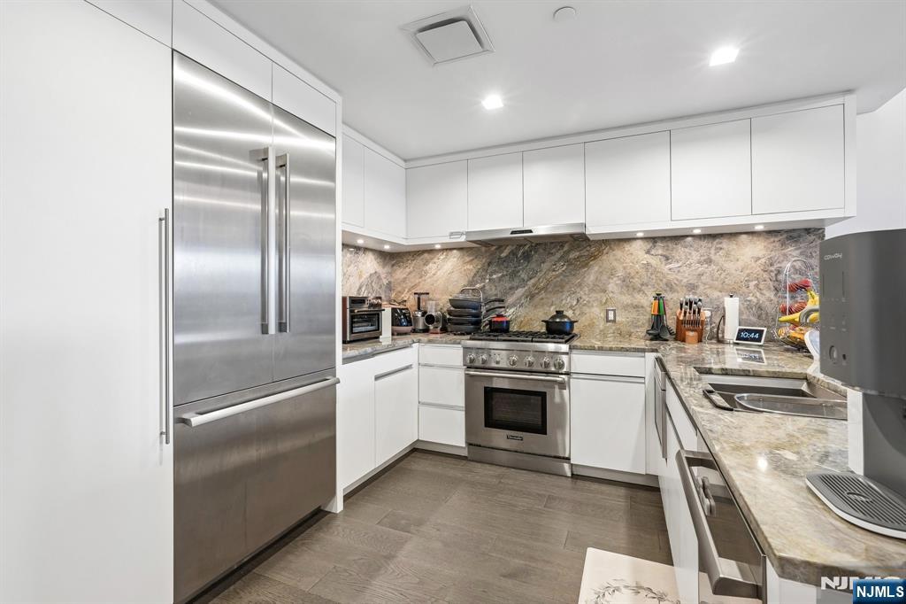 320 Adolphus Avenue 410 - Photo 4
